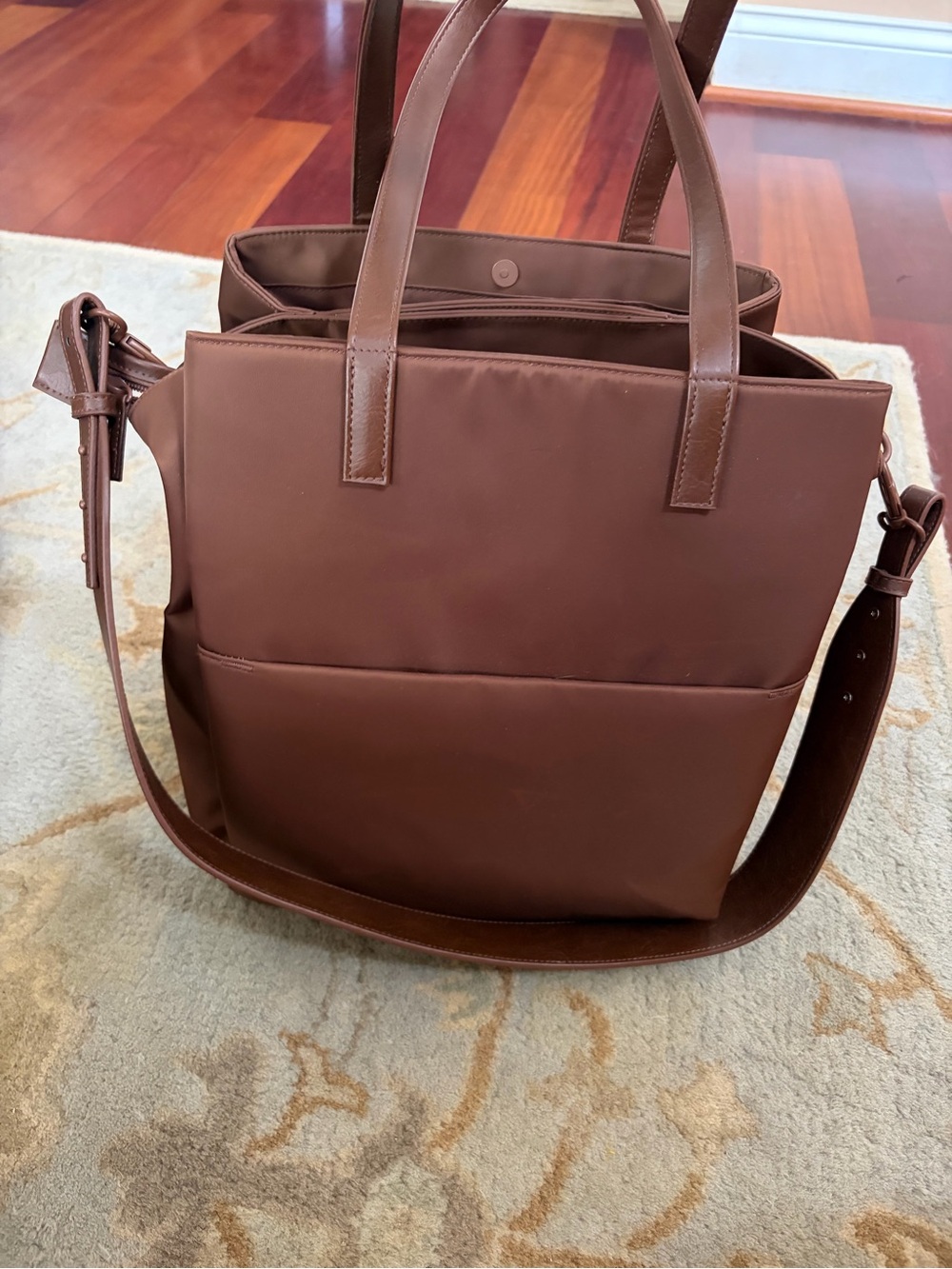 Beis the commuter Tote in Maple